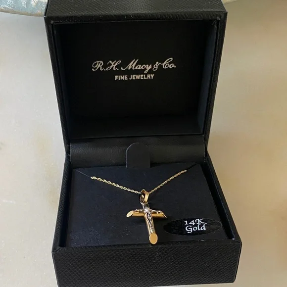 NWT Crucifix Cross 18" Pendant Necklace in 14k Two-Tone Gold - Picture 6 of 10